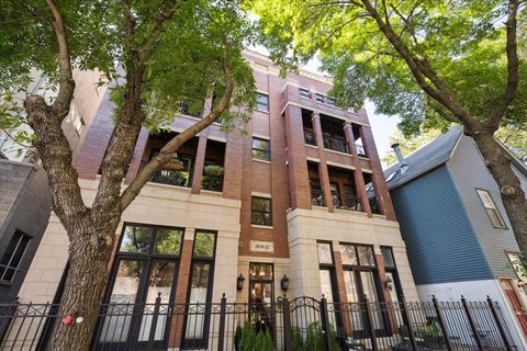 2820 N Sheffield Avenue 4N Chicago IL 60657