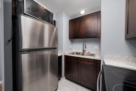Tiny photo for 327 S Wisconsin Avenue #5B, Oak Park, IL 60302 (MLS # 12490744)