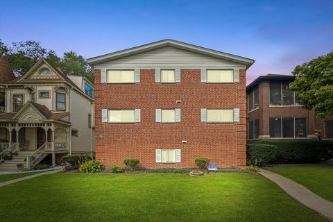 Tiny photo for 327 S Wisconsin Avenue #5B, Oak Park, IL 60302 (MLS # 12490744)