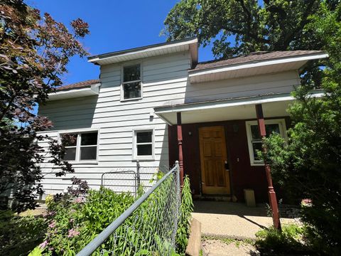 Single Family Residence in Ingleside IL 34800 Peterson Avenue.jpg