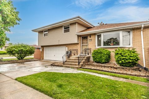 Photo of 5938 W 83rd Street, Burbank, IL 60459 (MLS # 12464600)