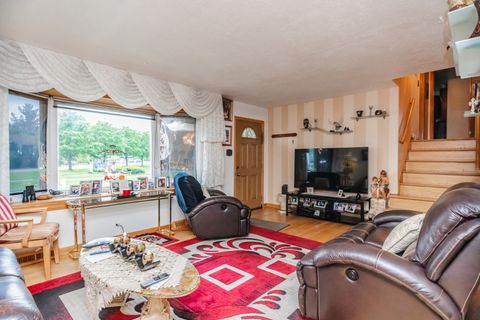 Tiny photo for 5938 W 83rd Street, Burbank, IL 60459 (MLS # 12464600)