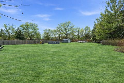 Tiny photo for 2001 Madison Avenue, Gurnee, IL 60031 (MLS # 12582886)
