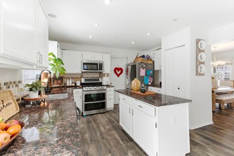 Tiny photo for 2001 Madison Avenue, Gurnee, IL 60031 (MLS # 12582886)