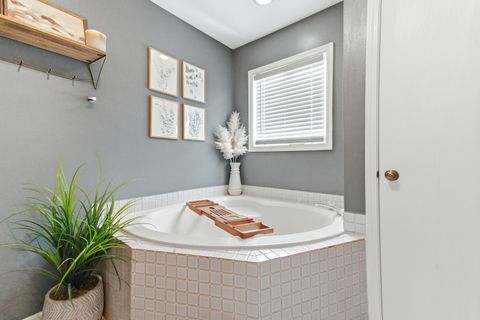 Tiny photo for 2001 Madison Avenue, Gurnee, IL 60031 (MLS # 12582886)