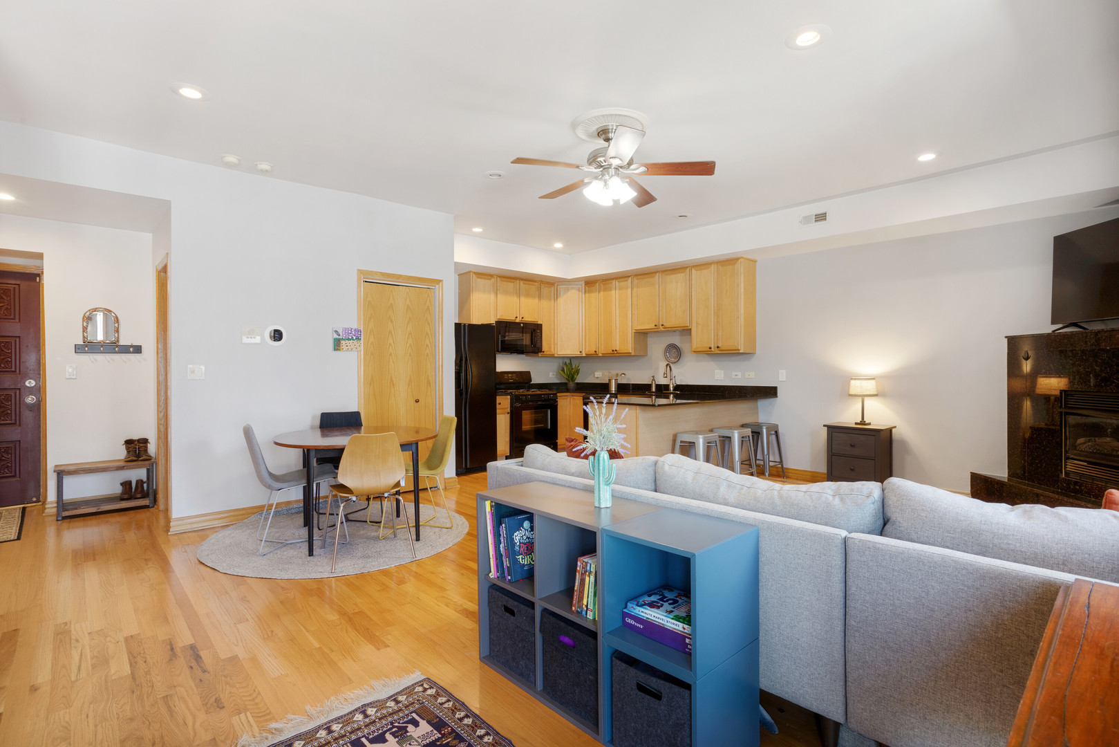 2350 N Kedzie Boulevard M