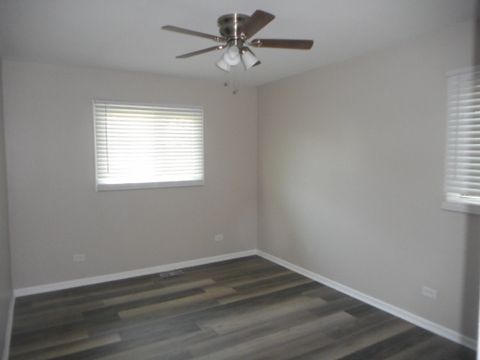 Tiny photo for 1860 Ashley Road, Hoffman Estates, IL 60169 (MLS # 12440978)