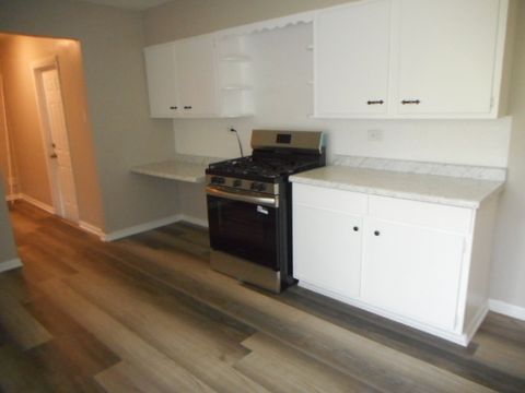 Tiny photo for 1860 Ashley Road, Hoffman Estates, IL 60169 (MLS # 12440978)