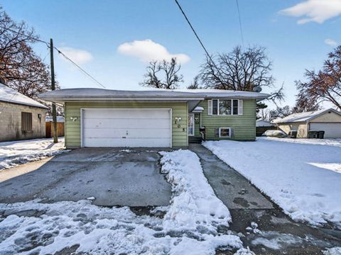 Tiny photo for 105 W Oak Street, Coal City, IL 60416 (MLS # 12529499)