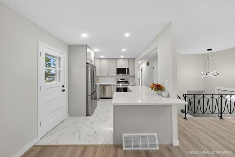 Tiny photo for 2211 Birchwood Parkway, Woodridge, IL 60517 (MLS # 12508958)