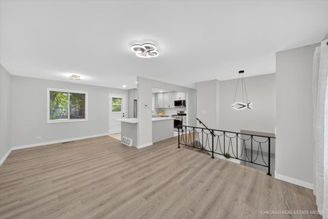 Tiny photo for 2211 Birchwood Parkway, Woodridge, IL 60517 (MLS # 12508958)