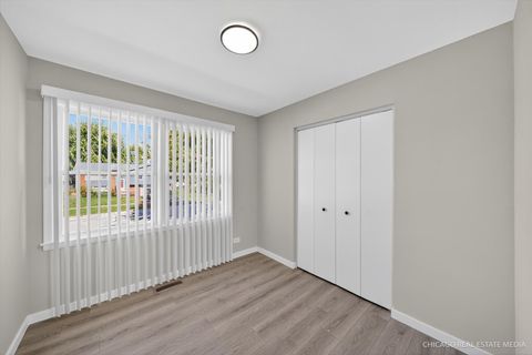 Tiny photo for 2211 Birchwood Parkway, Woodridge, IL 60517 (MLS # 12508958)