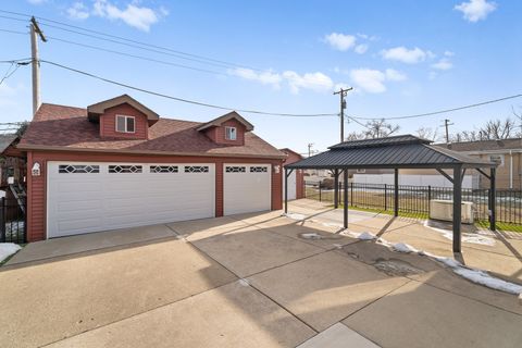 Tiny photo for 6013 N Emerson Street, Rosemont, IL 60018 (MLS # 12544999)