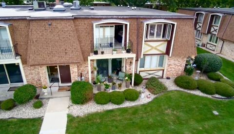 Tiny photo for 12750 Carriage Lane #F2, Crestwood, IL 60418 (MLS # 12460149)