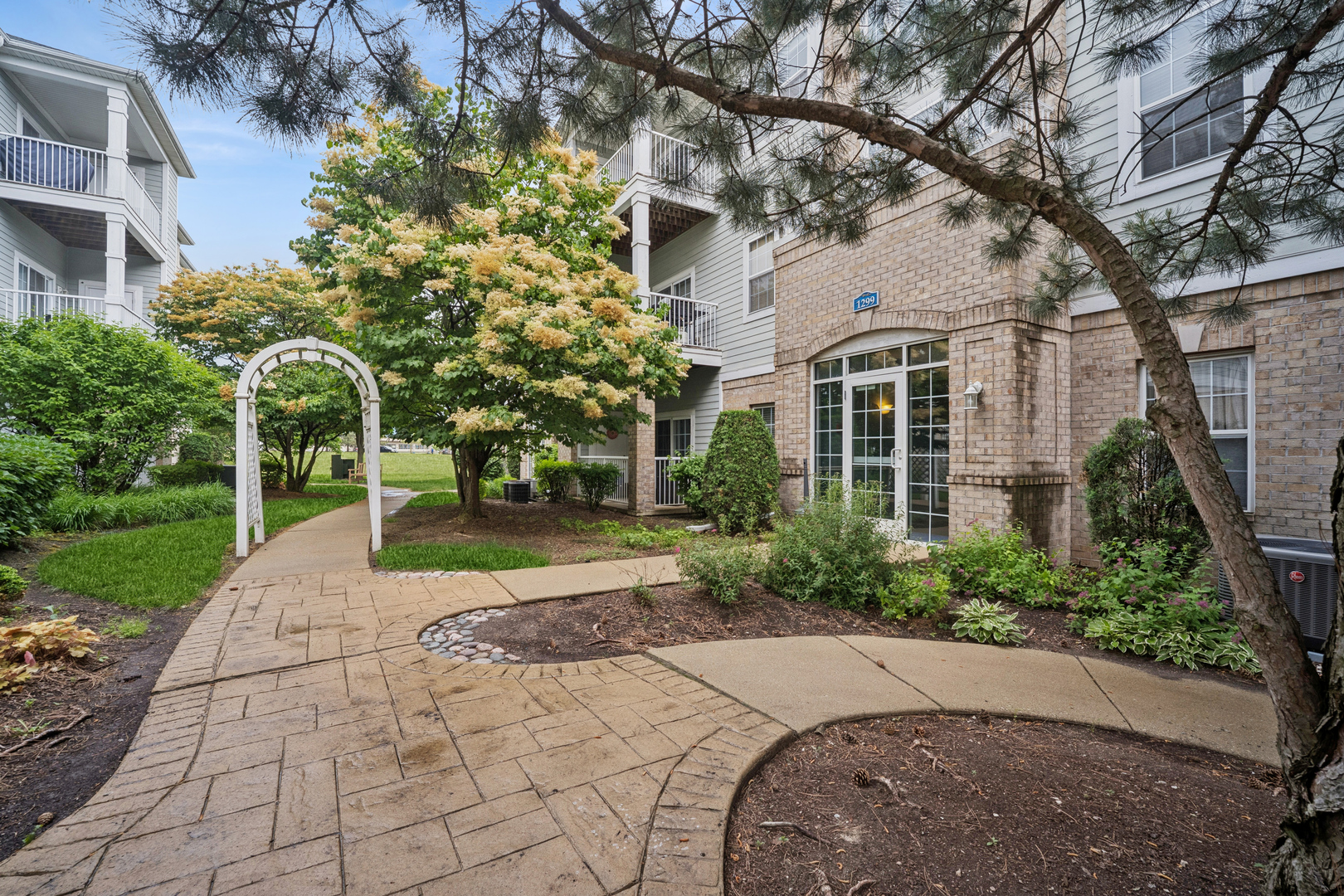 1299 W Lake Street 102