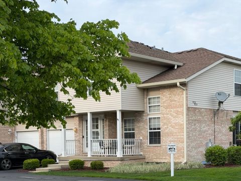 Photo of 8026 160TH Street W #8026, Tinley Park, IL 60477 (MLS # 12624970)