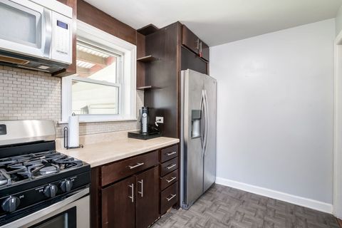 Tiny photo for 389 S West Avenue, Elmhurst, IL 60126 (MLS # 12690199)