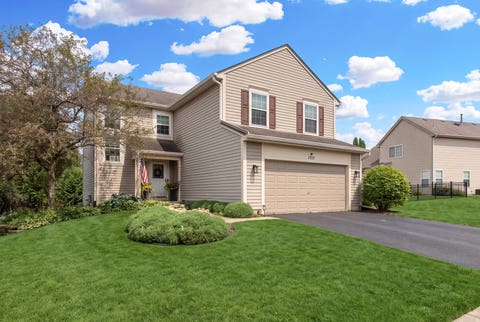 Photo of 1211 N Lancaster Circle N, South Elgin, IL 60177 (MLS # 12731736)