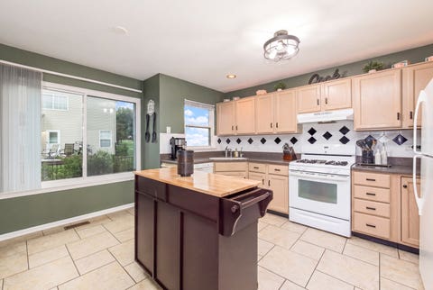 Tiny photo for 1211 N Lancaster Circle N, South Elgin, IL 60177 (MLS # 12731736)
