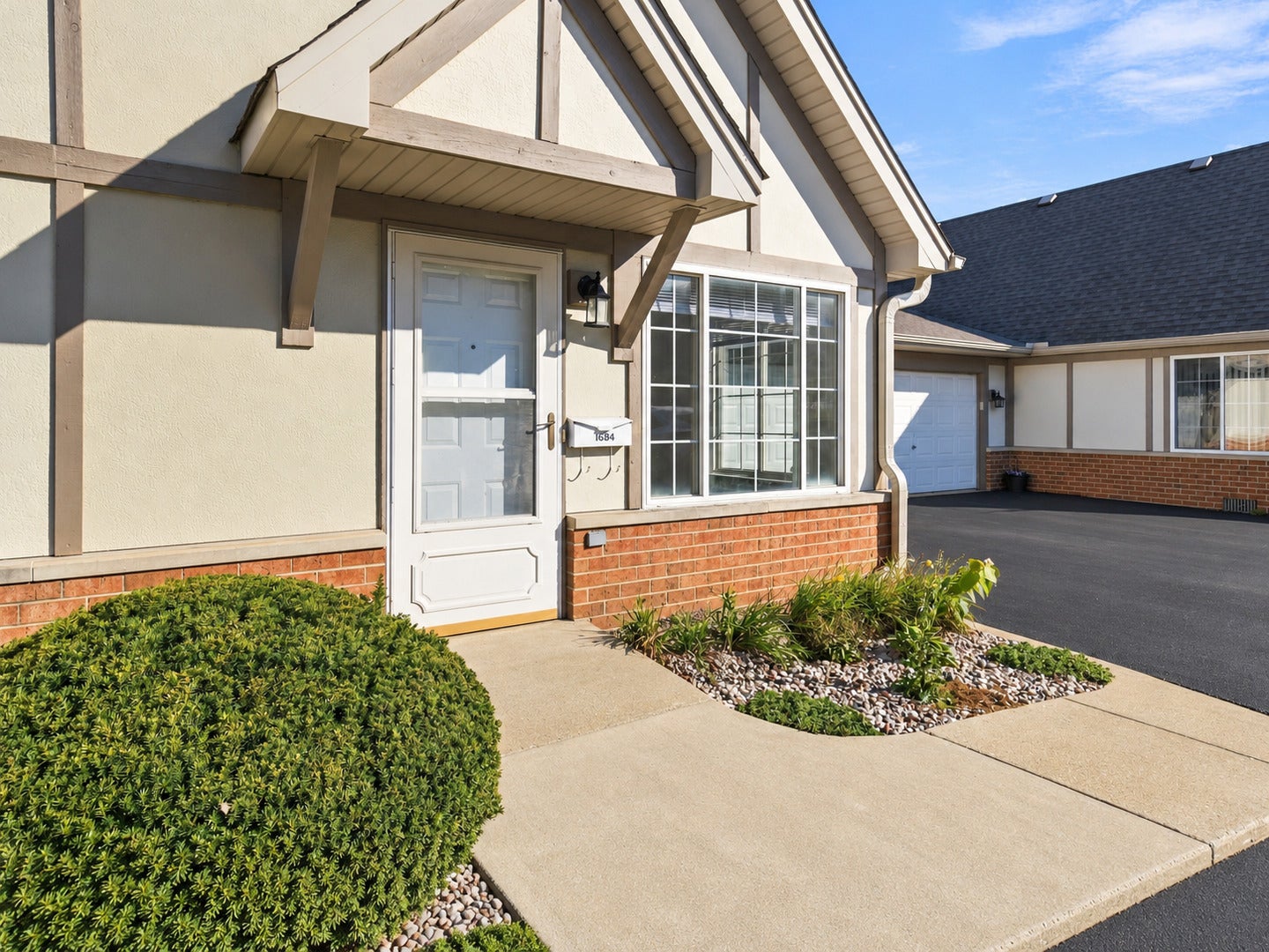 1684 Willow Circle Drive 1684