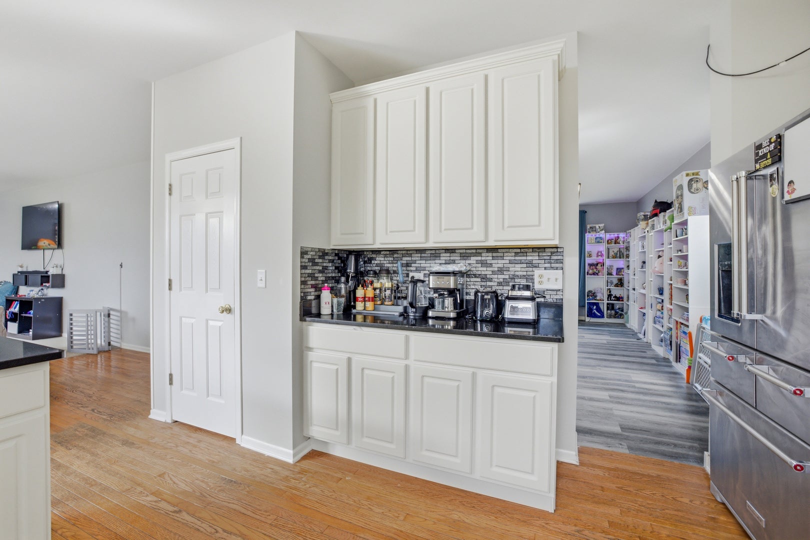 1959 W Windsor Drive