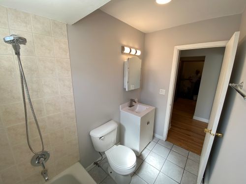 1415 W Pratt Boulevard 107