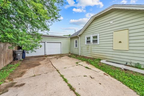 Tiny photo for 633 Slade Avenue, Elgin, IL 60120 (MLS # 12421252)