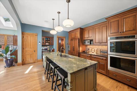 Tiny photo for 227 S Euclid Avenue, Oak Park, IL 60302 (MLS # 12085838)