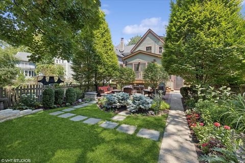 Tiny photo for 227 S Euclid Avenue, Oak Park, IL 60302 (MLS # 12085838)