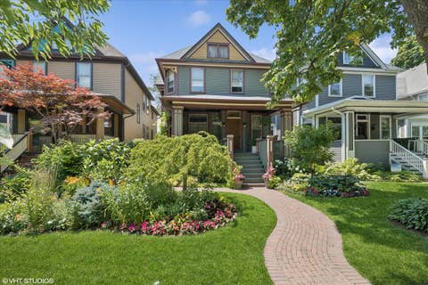 Tiny photo for 227 S Euclid Avenue, Oak Park, IL 60302 (MLS # 12085838)