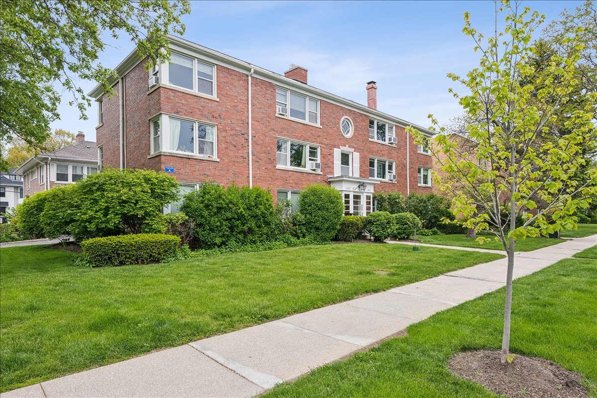 2221 Central Street 3E