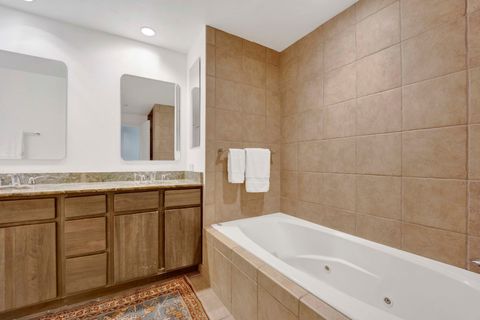Tiny photo for 130 N Garland Court #3001, Chicago, IL 60602 (MLS # 12504651)
