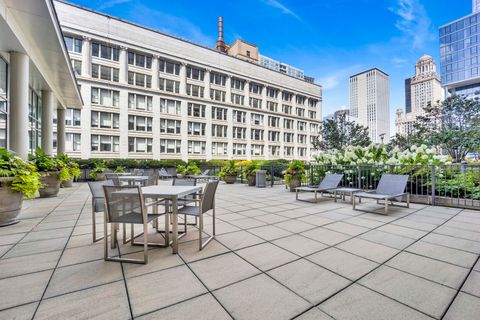Tiny photo for 130 N Garland Court #3001, Chicago, IL 60602 (MLS # 12504651)
