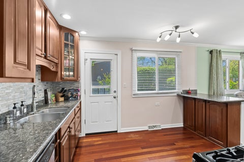 Tiny photo for 801 E Greenwood Drive, Mount Prospect, IL 60056 (MLS # 12791198)