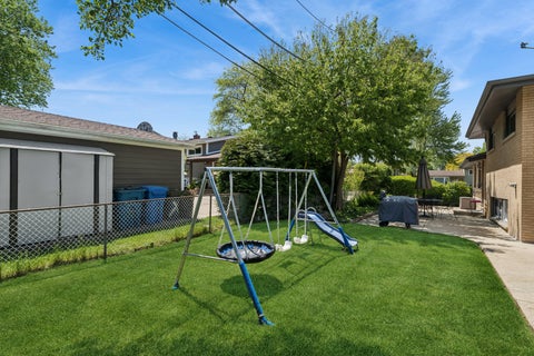 Tiny photo for 801 E Greenwood Drive, Mount Prospect, IL 60056 (MLS # 12791198)