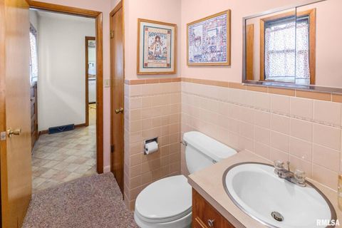 Tiny photo for 20 BEL AIR Drive, Centralia, IL 62801 (MLS # EB460806)