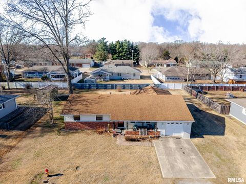 Tiny photo for 20 BEL AIR Drive, Centralia, IL 62801 (MLS # EB460806)