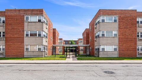 Photo of 2411 W Balmoral Avenue #3B, Chicago, IL 60625 (MLS # 12686093)