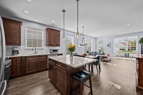 Tiny photo for 460 Mahogany Drive, Algonquin, IL 60102 (MLS # 12506830)