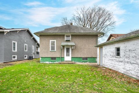 Tiny photo for 2319 5th Street, Peru, IL 61354 (MLS # 12610837)