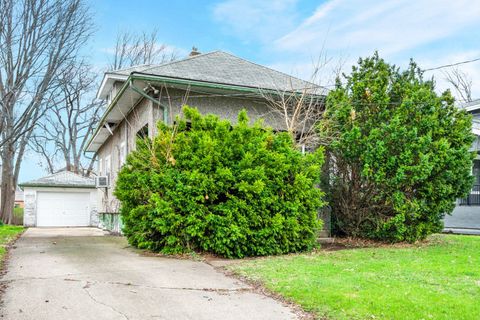 Tiny photo for 2319 5th Street, Peru, IL 61354 (MLS # 12610837)