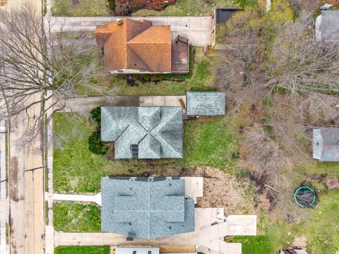 Tiny photo for 2319 5th Street, Peru, IL 61354 (MLS # 12610837)