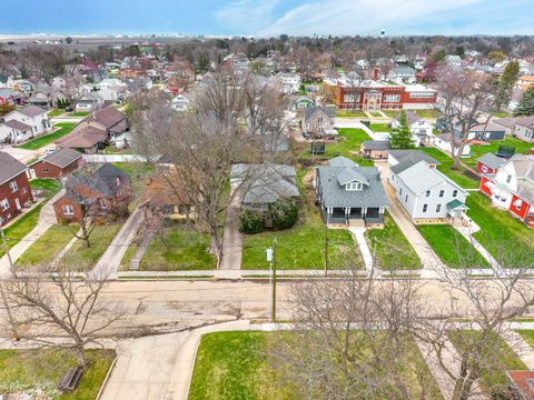 Tiny photo for 2319 5th Street, Peru, IL 61354 (MLS # 12610837)