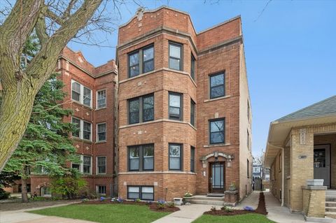 Photo of 1625 W Catalpa Avenue #3, Chicago, IL 60640 (MLS # 12617691)