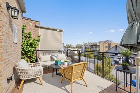Tiny photo for 1625 W Catalpa Avenue #3, Chicago, IL 60640 (MLS # 12617691)