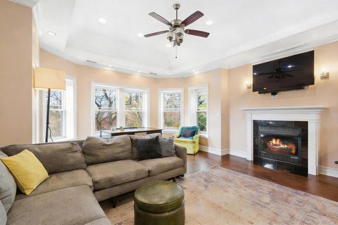 Tiny photo for 1625 W Catalpa Avenue #3, Chicago, IL 60640 (MLS # 12617691)