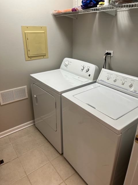 Roselle, Illinois 60172, United States, 2 Bedrooms Bedrooms, ,2 BathroomsBathrooms,Residential,Active,195526