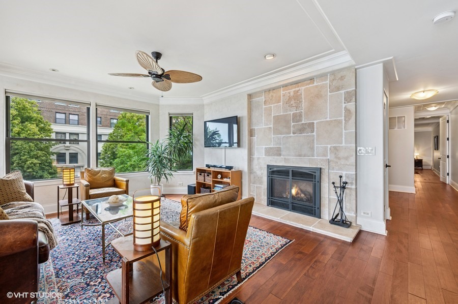 1200 W Sherwin Avenue 2A