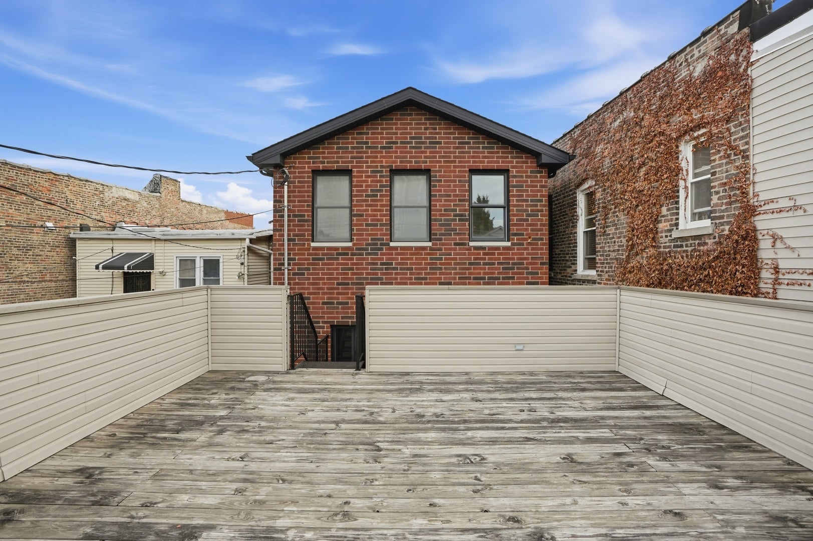 345 W 29th Place