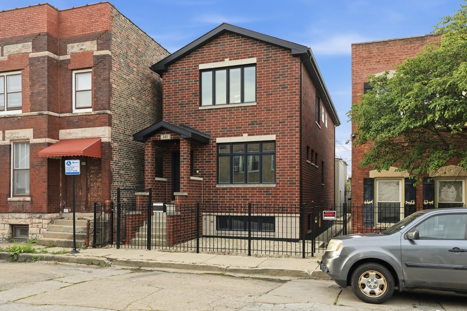 345 W 29th Place